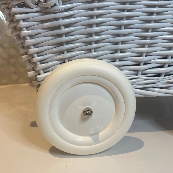 Vintage Wicker Doll Carriage with 🐰Bunny Bundle - Picture 5 of 13